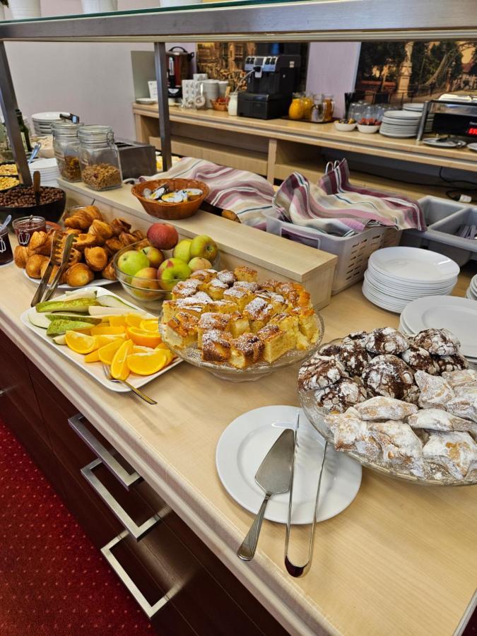 Hotel Dikul Market Square 3*